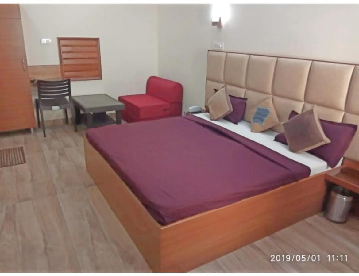 Hotel Basera Guest House, סהרנפור מראה חיצוני תמונה